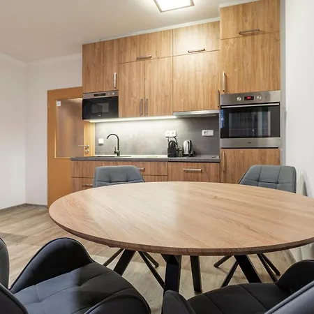 Tyrolia Apartamento *
